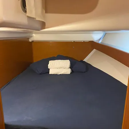 Botel Nautical Nomad
